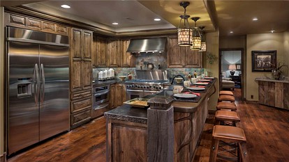 Charming Vacation Rental with a Hot Tub near Stagecoach Reservoir, Colorado - Steamboat Springs, Colorado - glamping.directory