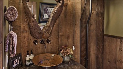 Charming Vacation Rental with a Hot Tub near Stagecoach Reservoir, Colorado - glamping.directory