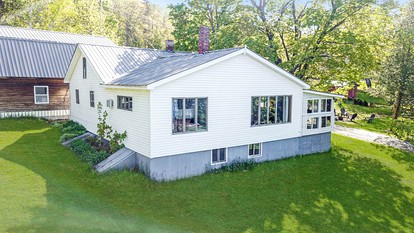 Embrace Nature in this Breathtaking Cottage in Portage Lake, Maine - Portage Lake, Maine - glamping.directory
