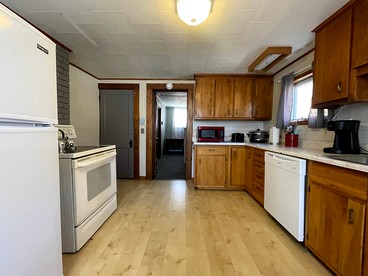 Embrace Nature in this Breathtaking Cottage in Portage Lake, Maine - Portage Lake, Maine - glamping.directory