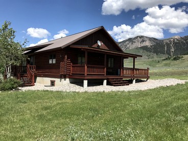 Stunning Vacation Home with Madison Range Views, Near Yellowstone National Park, SW Montana - glamping.directory