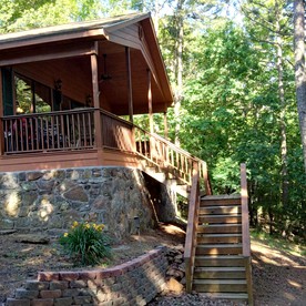 Lovely Waterfront Cabin Ideal for Weekend Getaway on Greers Ferry Lake, Arkansas - Tumbling Shoals, Arkansas - glamping.directory