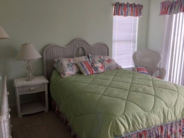 11-Person Vacation Rental for Coast Getaway near Holden Beach, North Carolina - Holden Beach, North Carolina - glamping.directory