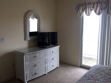 11-Person Vacation Rental for Coast Getaway near Holden Beach, North Carolina - Holden Beach, North Carolina - glamping.directory