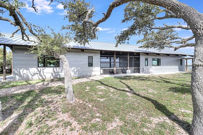 Charming Luminous Beach House in Rockport, Texas - glamping.directory