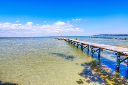Charming Luminous Beach House in Rockport, Texas - Rockport, Texas - glamping.directory