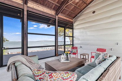 Charming Luminous Beach House in Rockport, Texas - Rockport, Texas - glamping.directory