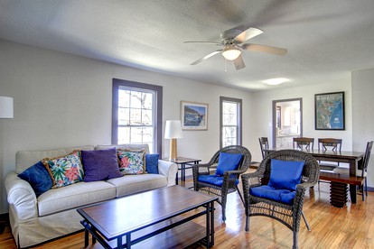 Charming Luminous Beach House in Rockport, Texas - Rockport, Texas - glamping.directory