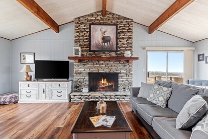 Stunning Modern Cottage with Spa and Outdoor Living Space in Fredericksburg, Texas - Fredericksburg, Texas - glamping.directory