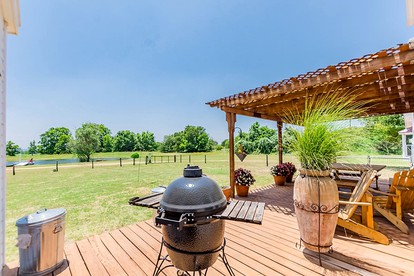 Stunning Modern Cottage with Spa and Outdoor Living Space in Fredericksburg, Texas - Fredericksburg, Texas - glamping.directory