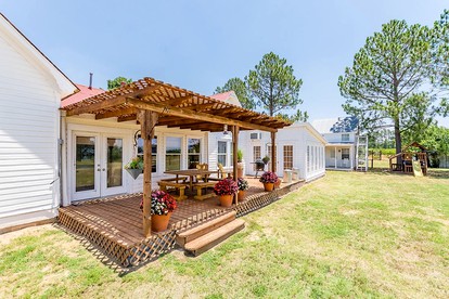 Stunning Modern Cottage with Spa and Outdoor Living Space in Fredericksburg, Texas - Fredericksburg, Texas - glamping.directory