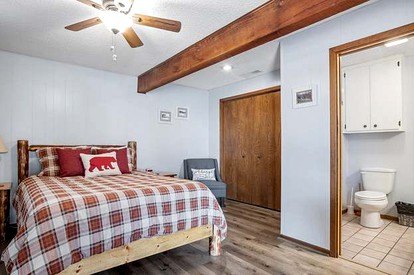 Stunning Modern Cottage with Spa and Outdoor Living Space in Fredericksburg, Texas - Fredericksburg, Texas - glamping.directory