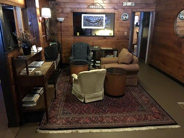 Spacious Vacation Rental for Large Groups in the White Mountains near Plymouth, New Hampshire - Plymouth, New Hampshire - glamping.directory