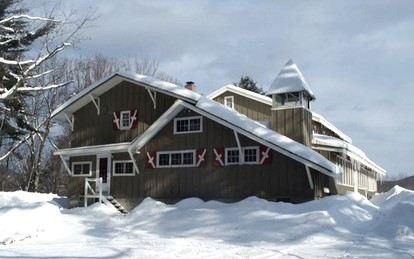 Spacious Vacation Rental for Large Groups in the White Mountains near Plymouth, New Hampshire - glamping.directory