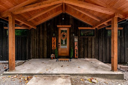 Family Fun by the River: Unmatched Cabin Experience in Pennsylvania - Foxburg, Pennsylvania - glamping.directory