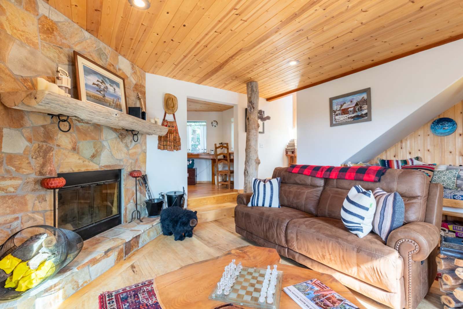 SB Mountain Cabin Rentals - Running Springs, California - glamping.directory