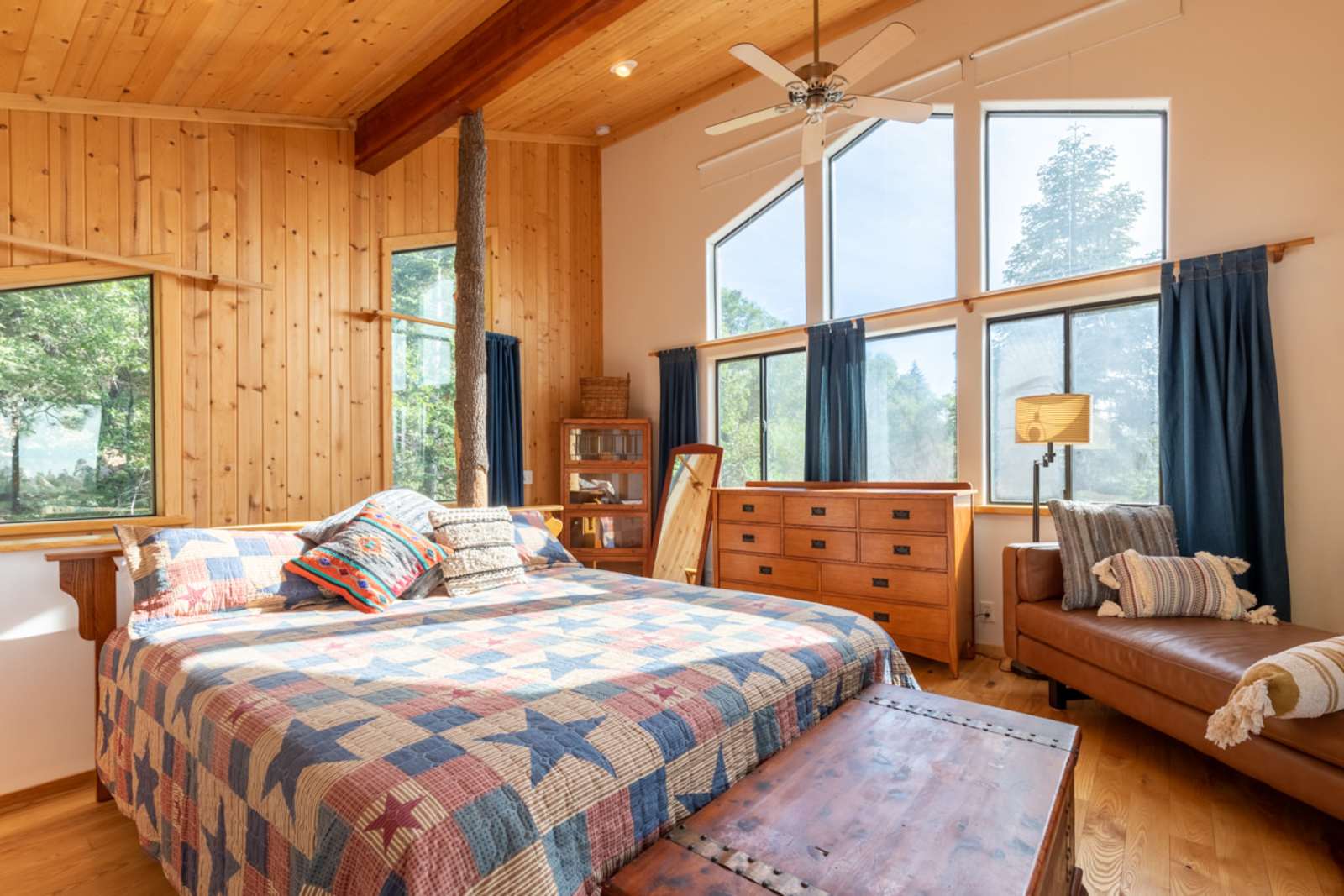 SB Mountain Cabin Rentals - Running Springs, California - glamping.directory