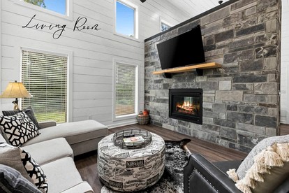 Cozy Cabin with Hot Tub & Fire Pit Near Broken Bow Lake, Broken Bow, OK - Broken Bow, Oklahoma - glamping.directory