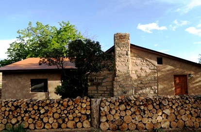 Rustic Log Cabin with Stone Shower near Mesa Verde National Park, Colorado - Cortez, Colorado - glamping.directory