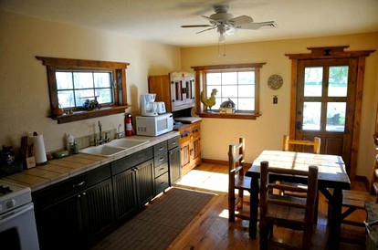 Rustic Log Cabin with Stone Shower near Mesa Verde National Park, Colorado - Cortez, Colorado - glamping.directory