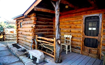 Rustic Log Cabin with Stone Shower near Mesa Verde National Park, Colorado - Cortez, Colorado - glamping.directory