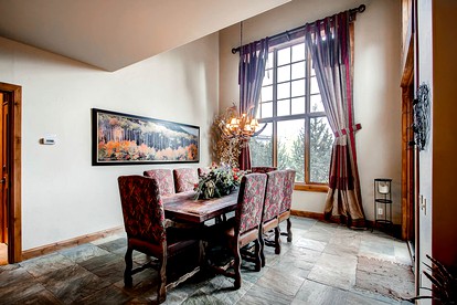 Beautiful Cabin Rental in the Mountains for Large Groups in Breckenridge, Colorado - Breckenridge, Colorado - glamping.directory