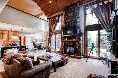 Beautiful Cabin Rental in the Mountains for Large Groups in Breckenridge, Colorado - Breckenridge, Colorado - glamping.directory