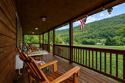 Charming Cabin Getaway with Loft Hangout & Outdoor Oasis in Cabins, West Virginia - Cabins, West Virginia - glamping.directory
