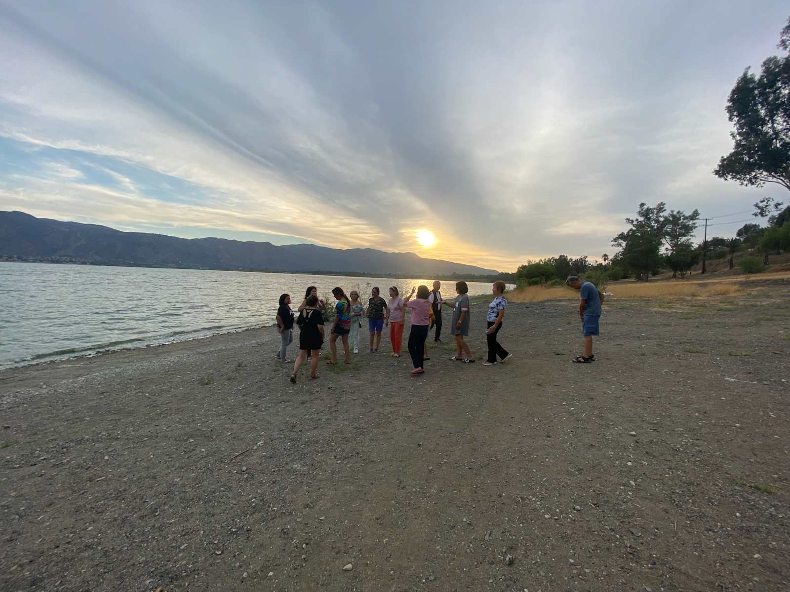 Lakeshore Retreat - Lake Elsinore, California - glamping.directory