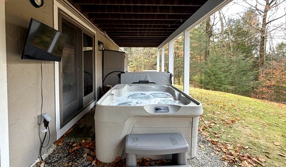 Modern Vacation Rental Near Storyland in Bartlett, New Hampshire - Bartlett, New Hampshire - glamping.directory
