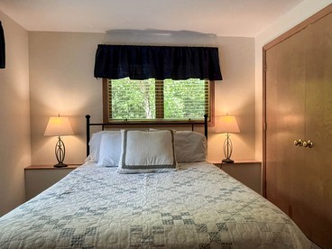 Modern Vacation Rental Near Storyland in Bartlett, New Hampshire - Bartlett, New Hampshire - glamping.directory