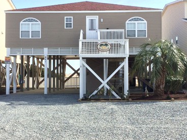 Elevated Oceanfront Cabin for a Relaxing Getaway in Holden Beach, North Carolina - Holden Beach, North Carolina - glamping.directory