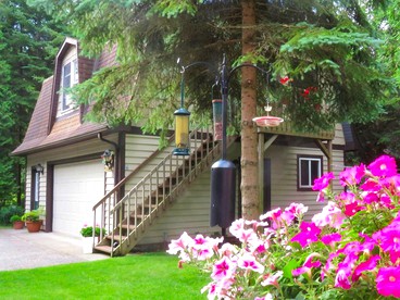 Secluded and Romantic Getaway for Two on Burt Lake, Michigan - Indian River, Michigan - glamping.directory