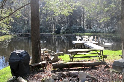 Rustic Getaway Surrounded by Enchanting Forest near Philadelphia, Pennsylvania - Jim Thorpe, Pennsylvania - glamping.directory