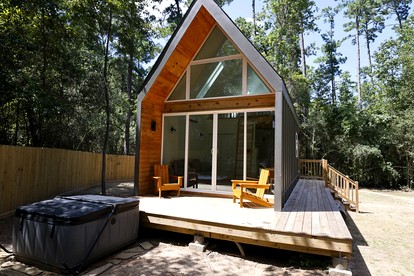 Fantastic Cozy Cabin with Hammock and Fire Pit in Montgomery, Texas - Montgomery, Texas - glamping.directory