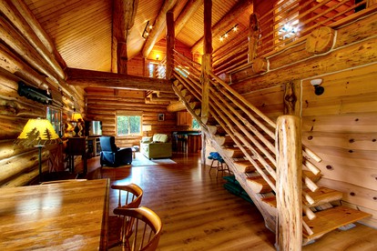 Rustic Private Cabin with Fireplace Perfect for Hiking and Fishing in Stevenson, Washington - Stevenson, Washington - glamping.directory