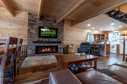 Peaceful Cabin Surrounded by Nature for a Memorable Getaway in Duck Creek Village, Utah - Duck Creek Village, Utah - glamping.directory