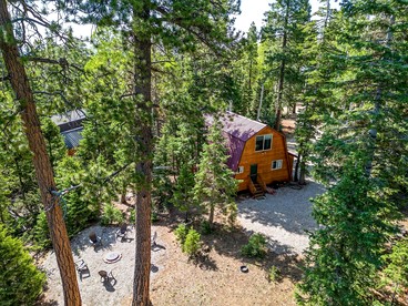 Peaceful Cabin Surrounded by Nature for a Memorable Getaway in Duck Creek Village, Utah - glamping.directory