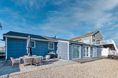 Waterfront Retreat with Game Room in Mystic Island, New Jersey - Mystic Island, New Jersey - glamping.directory