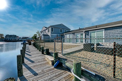 Waterfront Retreat with Game Room in Mystic Island, New Jersey - Mystic Island, New Jersey - glamping.directory