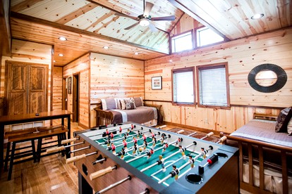 Serene Luxury Cabin Rental with Breathtaking Views near Broken Bow Lake in Oklahoma - Broken Bow, Oklahoma - glamping.directory