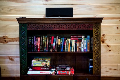 Serene Luxury Cabin Rental with Breathtaking Views near Broken Bow Lake in Oklahoma - Broken Bow, Oklahoma - glamping.directory
