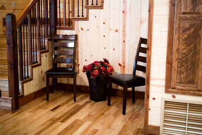 Serene Luxury Cabin Rental with Breathtaking Views near Broken Bow Lake in Oklahoma - Broken Bow, Oklahoma - glamping.directory