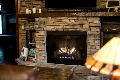 Serene Luxury Cabin Rental with Breathtaking Views near Broken Bow Lake in Oklahoma - Broken Bow, Oklahoma - glamping.directory