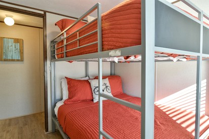 Chic Cabin Suitable for Groups in Utah - Moab, Utah - glamping.directory