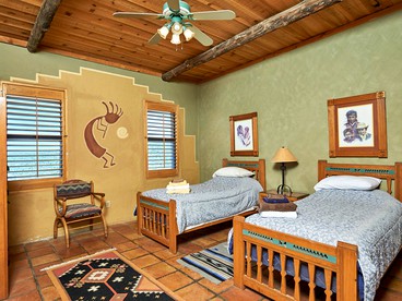Luxury Adobe-Style Cabin Getaway with Fantastic Views in El Paso, Texas - El Paso, Texas - glamping.directory