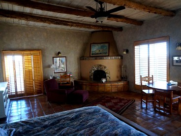 Luxury Adobe-Style Cabin Getaway with Fantastic Views in El Paso, Texas - El Paso, Texas - glamping.directory