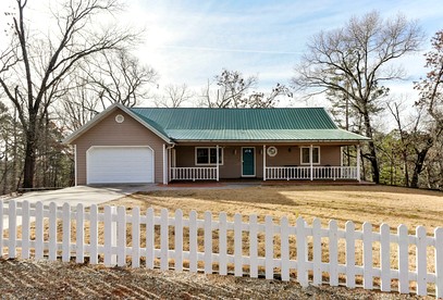 Spacious Family Sized Ozark Mountain Cabin with Pool Table and Game Room in Branson, Missouri - glamping.directory