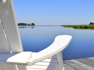 Spacious Vacation Room for a Romantic Getaway to Northeast Maryland - Rock Hall, Maryland - glamping.directory