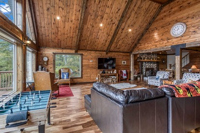 Luxury Lakeside Mountain Escape with Wraparound Deck Near Terra Alta, West Virginia - Terra Alta, West Virginia - glamping.directory